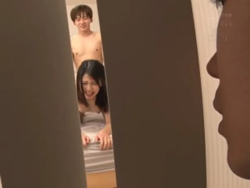 Thanh niên đang vụng trộm với chị nhà đối diện thì anh chồng yêu về...