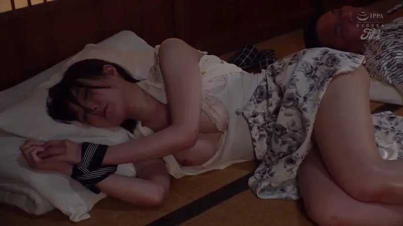 Xin ông xã đi công chuyện với quản lý, nữ nhân viên rơi vào kế hoạch của ông quản lý biến thái