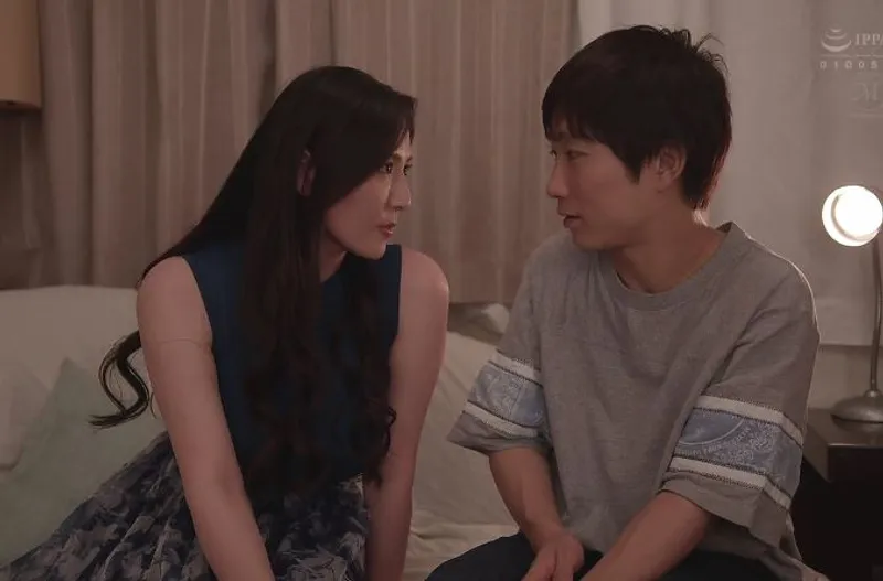 Gã chồng lạnh nhạt, bà xã uống rượu rồi ngoại tình với cậu sinh viên trẻ