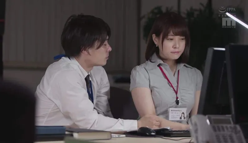 Vợ yêu lén lút với đồng nghiệp ngay trước ngày kết hôn